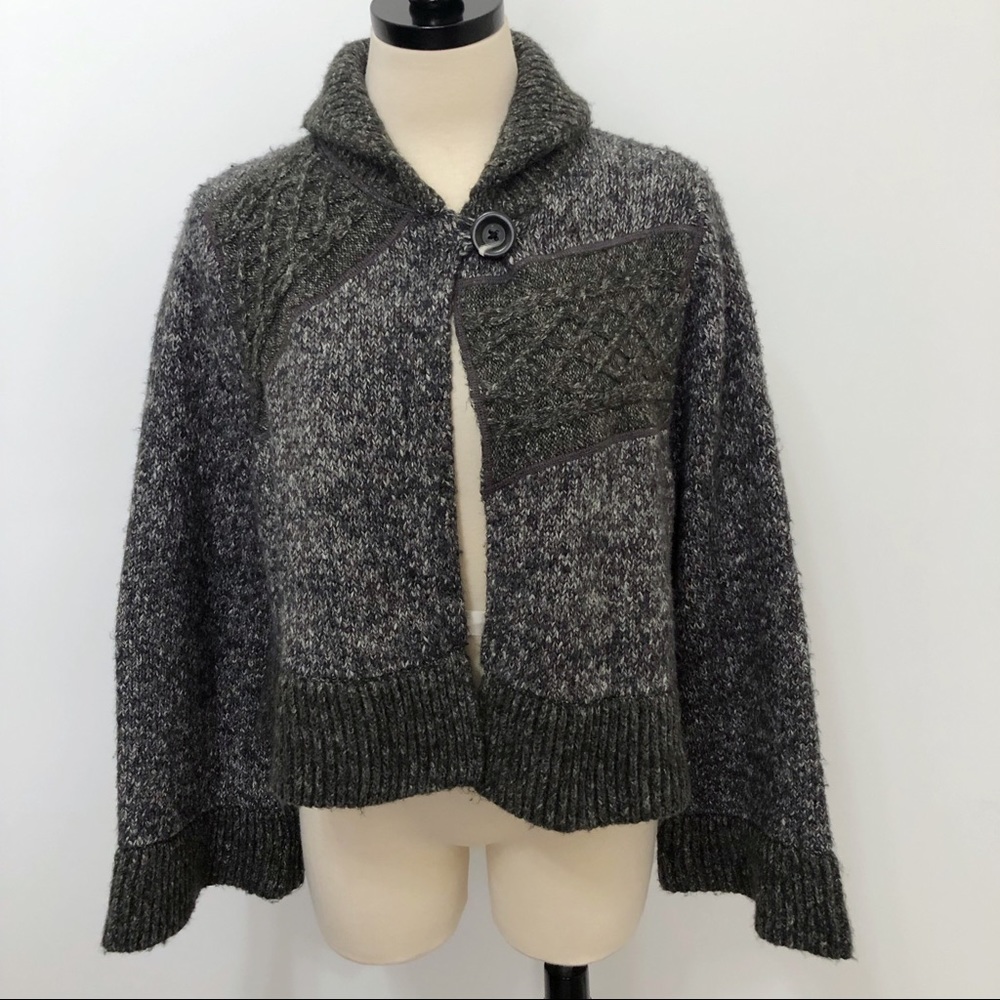 SOLD PrAna Danika Cape Crop Sweater Gray Bell Sleeves - Picture 4 of 8
